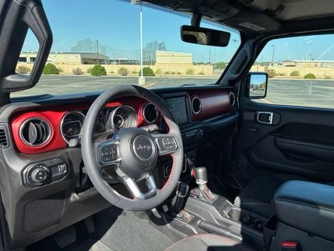 Used 2023 Jeep Gladiator Rubicon w/ LED Lighting Group AWD/4WD image 12