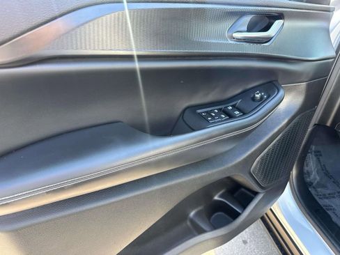 Used 2023 Jeep Grand Cherokee L Laredo AWD/4WD image 12