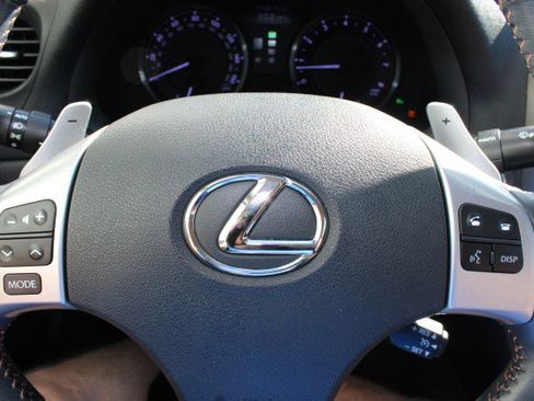 Used 2011 Lexus IS 350C w/ Luxury Pkg image 22