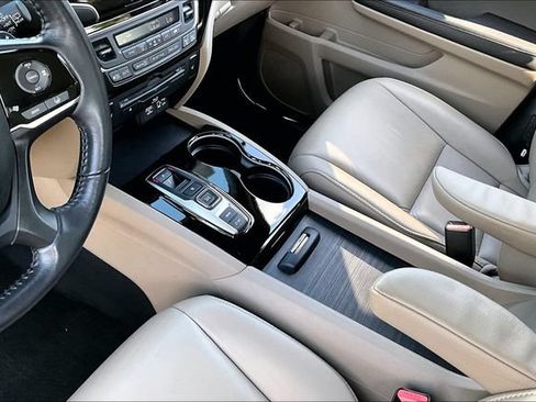 Used 2021 Honda Pilot Touring image 18