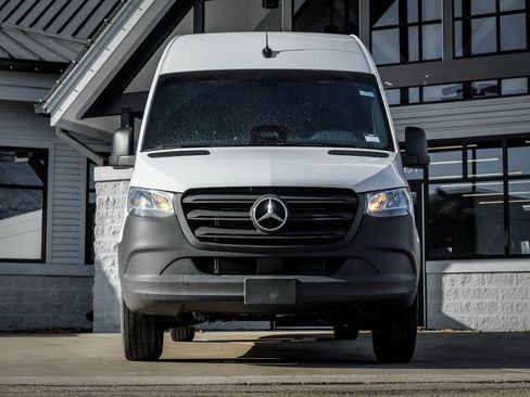 Used 2026 Mercedes-Benz Sprinter 2500 image 5