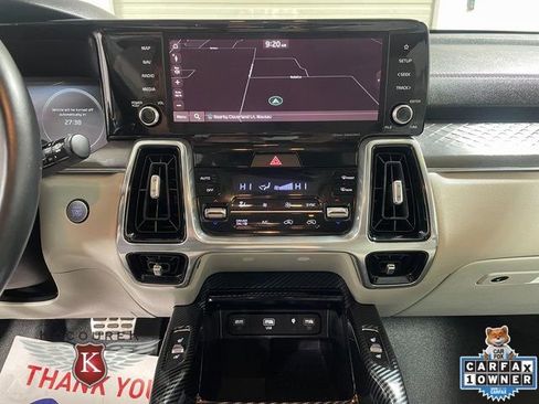 Used 2023 Kia Sorento SX Prestige image 17