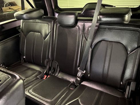 Used 2020 Ford Expedition Max Limited w/ Special Edition Package image 32