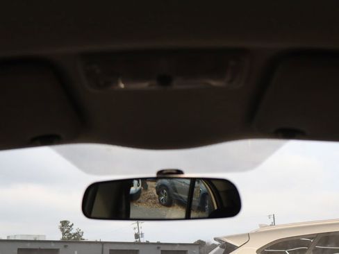 Used 2012 Mitsubishi i SE image 21