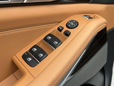 Used 2024 BMW X5 xDrive40i w/ Parking Assistance Package image 12