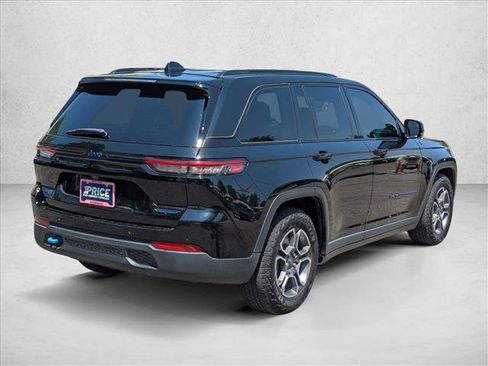 Used 2023 Jeep Grand Cherokee Trailhawk w/ Advanced Protech Group II AWD/4WD image 5