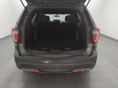 Used 2019 Ford Explorer XLT image 29