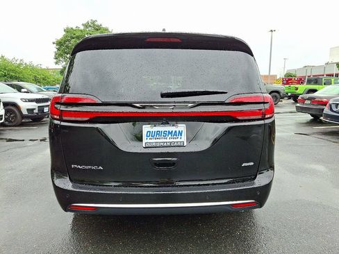 New 2027 Chrysler Pacifica Select AWD/4WD image 5