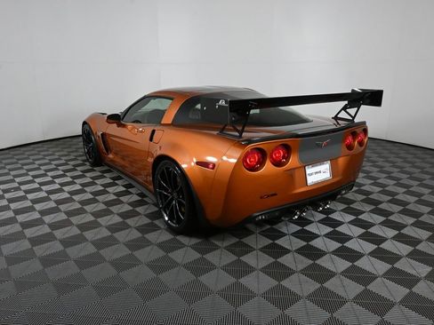 Used 2009 Chevrolet Corvette Z06 w/ Preferred Equipment Group RWD image 4