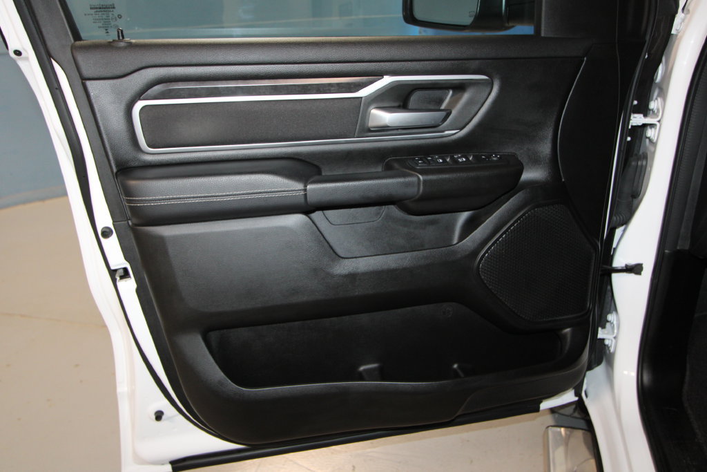 Used 2023 RAM 1500 Big Horn AWD/4WD image 2