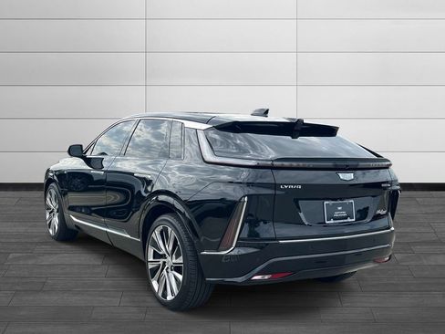 Certified 2024 Cadillac Lyriq Luxury w/ Nappa Leather Package AWD/4WD image 3