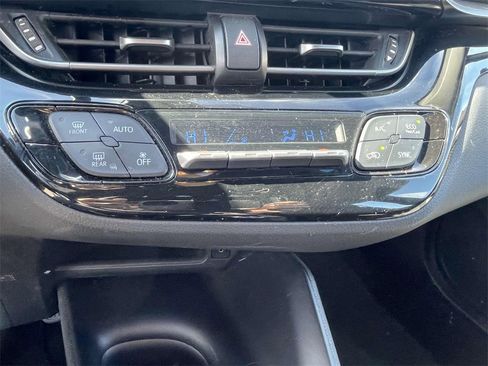 Used 2018 Toyota C-HR XLE image 19