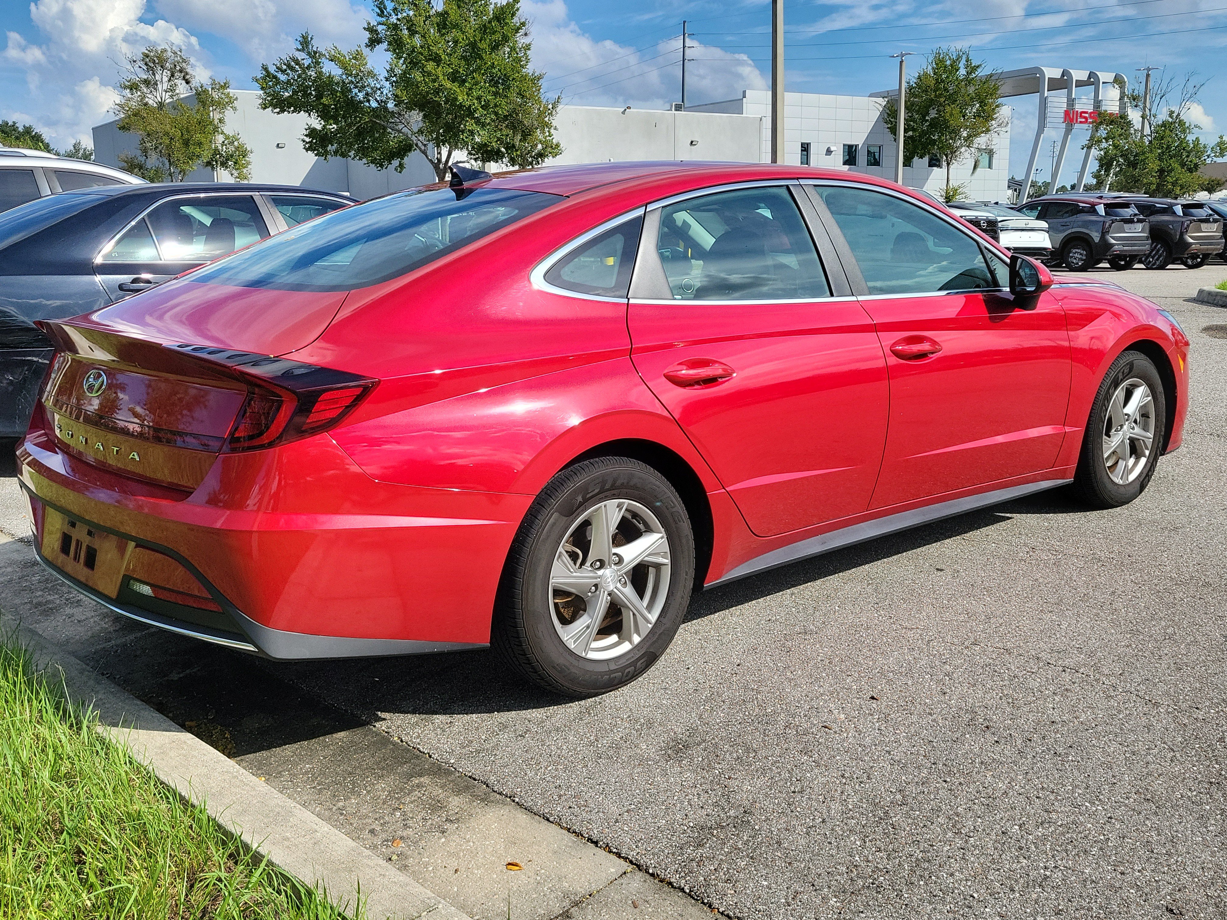 Used 2021 Hyundai Sonata SE FWD image 3