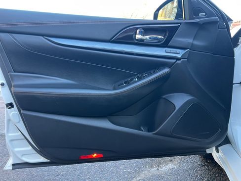 Used 2020 Nissan Maxima SR image 12