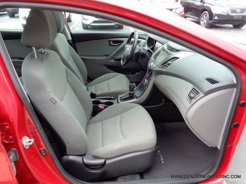 Used 2016 Hyundai Elantra Sport w/ Option Group 03 FWD image 18