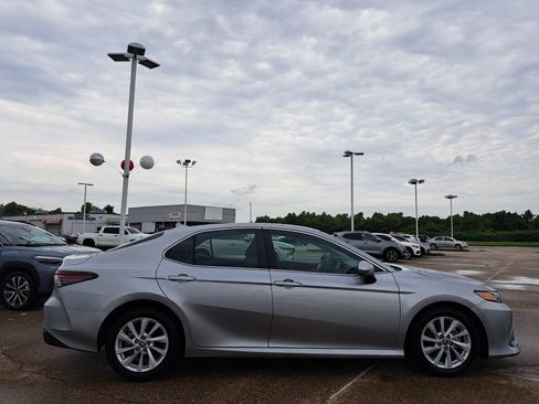 Used 2024 Toyota Camry LE FWD image 4