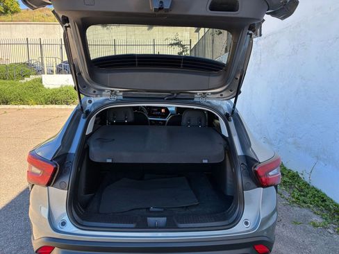 Used 2025 Chevrolet Trax LT image 30