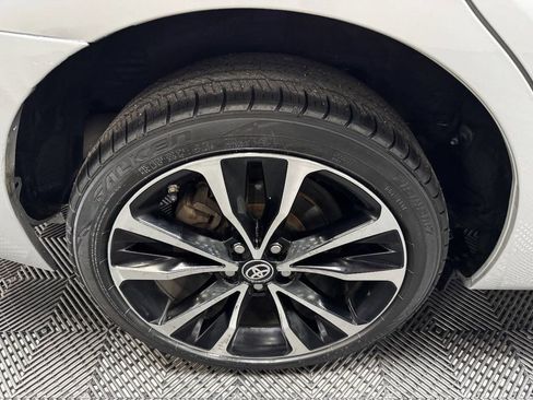 Used 2019 Toyota Corolla SE w/ Carpet Mat Package (TMS) FWD image 19