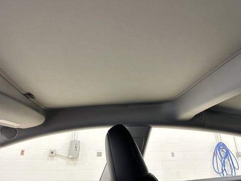 Used 2023 Tesla Model 3 Standard Range image 28