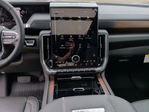 New 2026 GMC Yukon XL Denali w/ Sun & Power Step Package AWD/4WD image 24