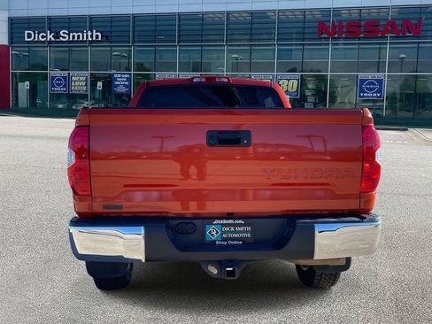 Used 2018 Toyota Tundra SR5 w/ SR5 Upgrade Package image 5