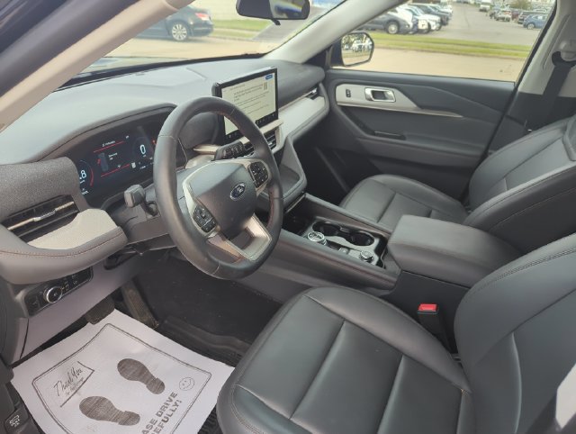 Used 2025 Ford Explorer Active w/ Active Comfort Package AWD/4WD image 19