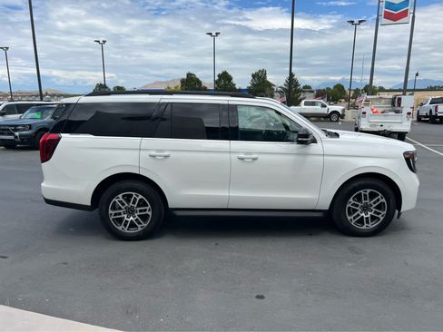Used 2025 Ford Expedition Active AWD/4WD image 6