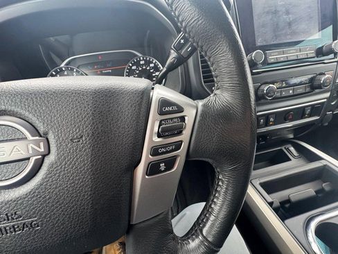Used 2024 Nissan Titan SV w/ SV Convenience Package image 16