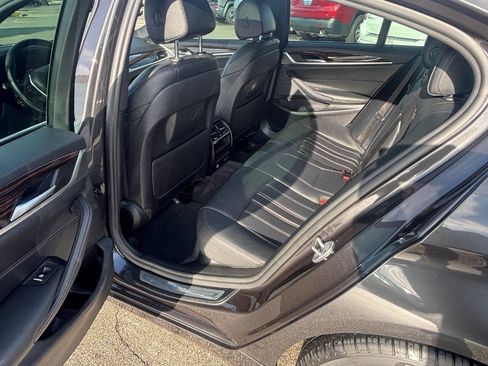 Used 2020 BMW 530i xDrive w/ Premium Package image 14