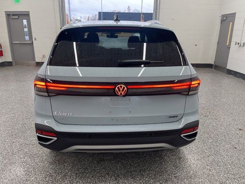 New 2026 Volkswagen Taos SEL image 4