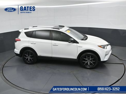 Used 2018 Toyota RAV4 SE AWD/4WD image 47