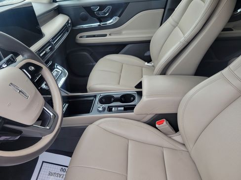 Certified 2024 Lincoln Corsair FWD image 12