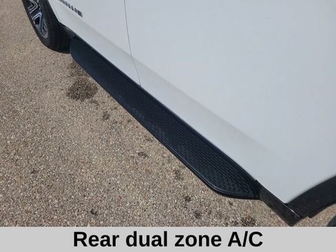 Used 2024 Jeep Wagoneer Series II w/ Flexible Seating Group RWD image 6