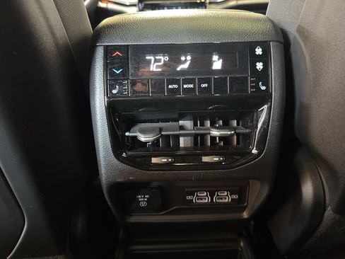 Used 2023 Jeep Grand Cherokee L Overland AWD/4WD image 13