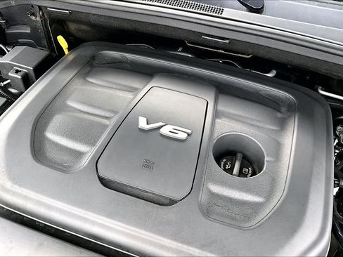 Used 2016 Jeep Grand Cherokee Overland w/ Advanced Technology Group image 31