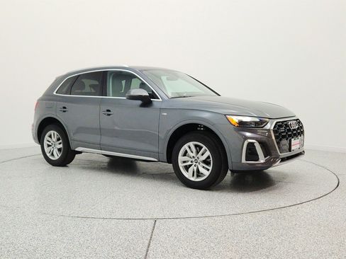 Used 2024 Audi Q5 2.0T Premium w/ Convenience Package AWD/4WD image 3