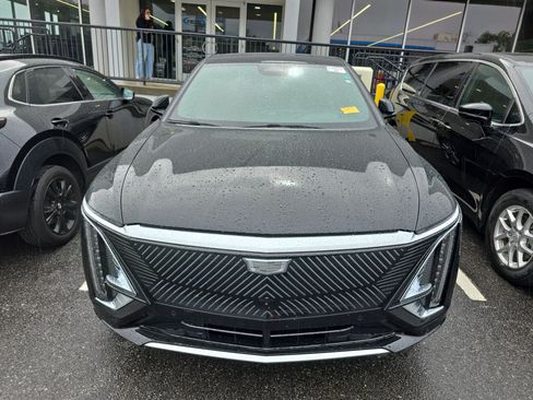 Used 2026 Cadillac Lyriq Signature Luxury w/ Nappa Leather Package AWD/4WD image 2