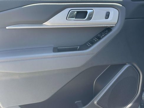 New 2026 Ford Explorer Active RWD image 10