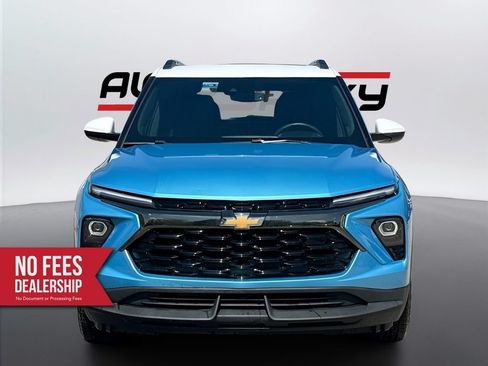 Used 2025 Chevrolet TrailBlazer ACTIV w/ Convenience Package FWD image 2