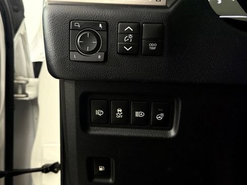 Certified 2022 Lexus GX 460 Premium w/ Premium Package AWD/4WD image 28