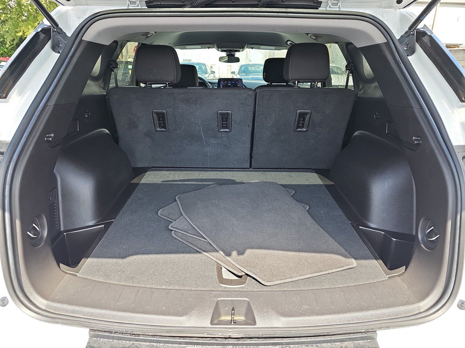 Used 2023 Chevrolet Blazer LT FWD image 12