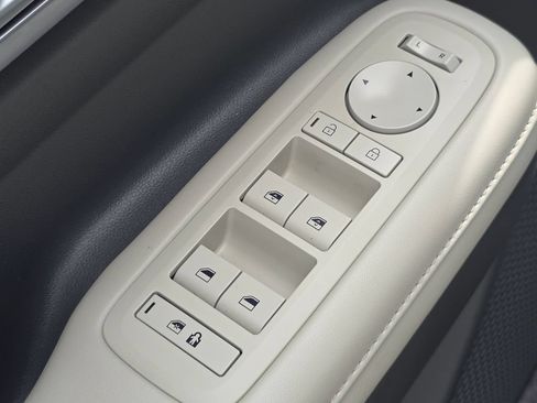 Used 2025 Hyundai Santa Fe SEL FWD image 23