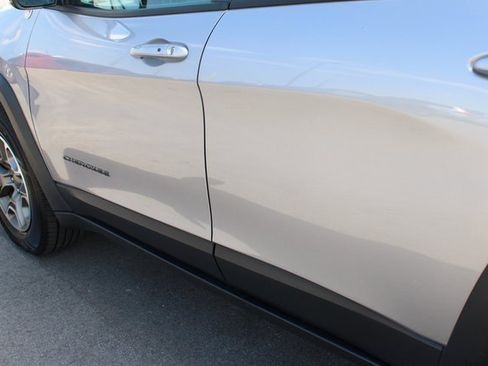 Used 2020 Jeep Cherokee Trailhawk w/ Cold Weather Group image 51