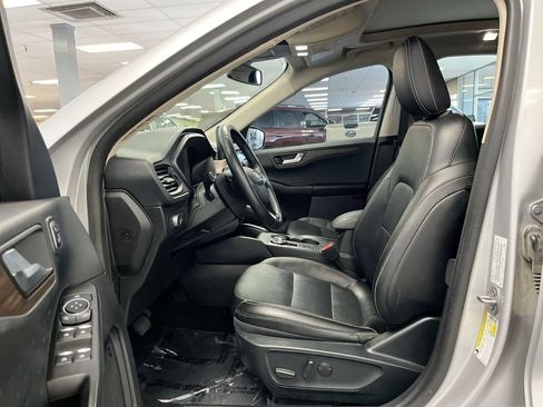 Used 2020 Ford Escape Titanium AWD/4WD image 14