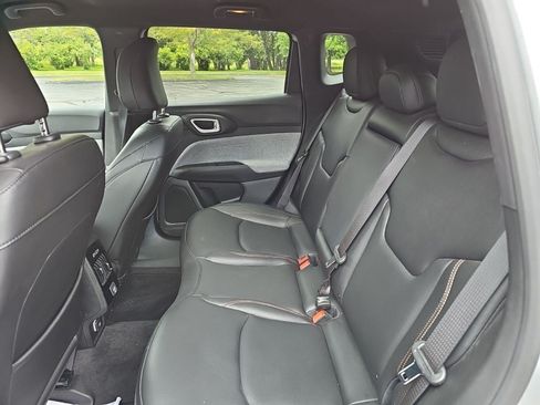 Used 2024 Jeep Compass Latitude AWD/4WD image 17