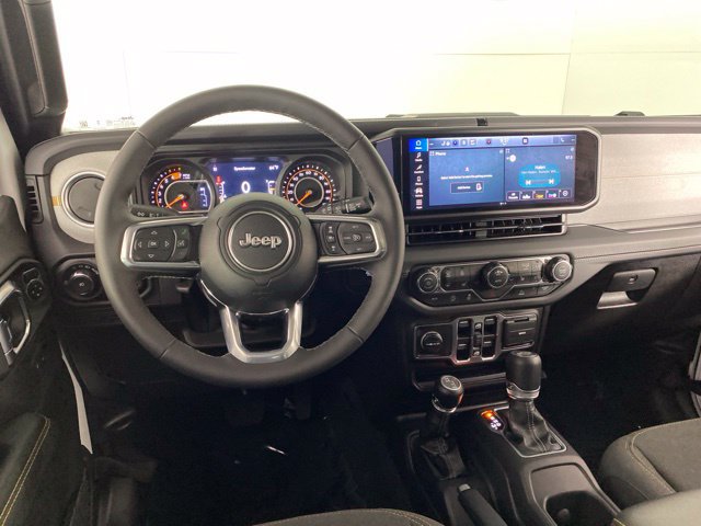 Used 2026 Jeep Wrangler Unlimited Sahara AWD/4WD image 21