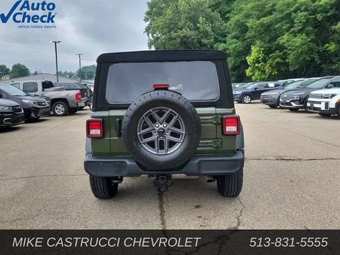 Used 2024 Jeep Wrangler Unlimited Sport AWD/4WD image 4