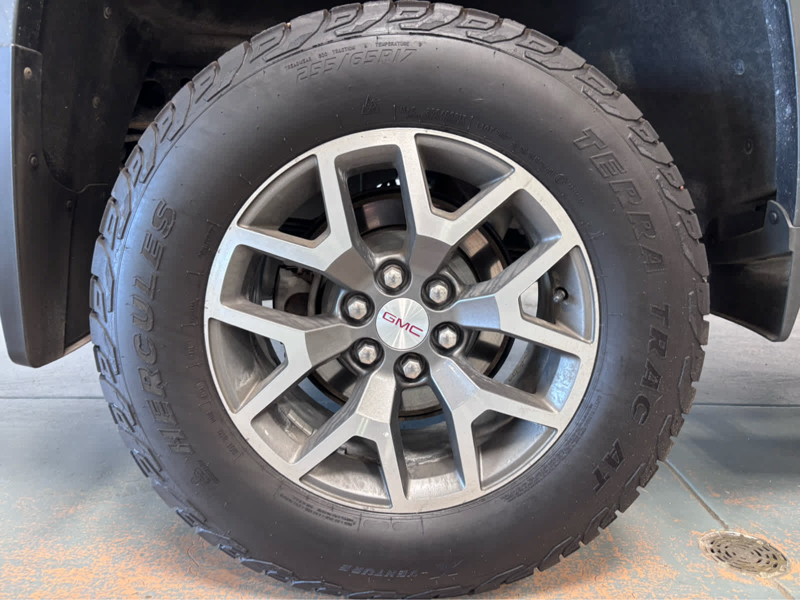 Used 2016 GMC Canyon SLE w/ All Terrain Package AWD/4WD image 9