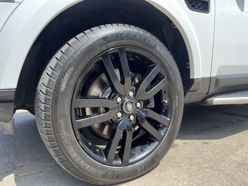 Used 2015 Land Rover LR4 HSE LUX AWD/4WD image 9