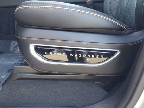 Used 2024 Jeep Grand Wagoneer Series III w/ HD Trailer Tow Package image 17